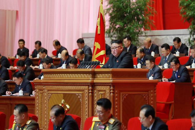 노동당대회 사업총화보고 하는 김정은. 연합뉴스