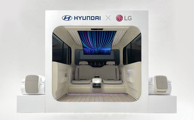 현대차가 LG전자와의 협업으로 제작해 지난해 9월 공개한 개인 맞춤형 미래차의 실내 공간 ‘아이오닉 콘셉트 캐빈’.    현대차 제공