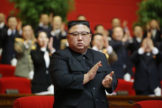 김정은 북한 국무위원장이 제8차 노동당 대회를 통해 당 '총비서'로 추대됐다고 당 기관지 노동신문이 11일 전했다. [뉴스1]