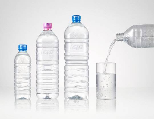 무라벨생수 아이시스 <롯데칠성음료 제공>