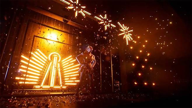 에픽 레코드 소속 가수 매디슨 비어가 가상 공연을 진행하고 있다. 출처=소니