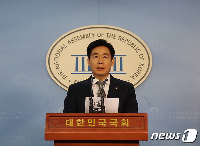 국회 보건복지위원회 소속 이용호 국회의원./© 뉴스1