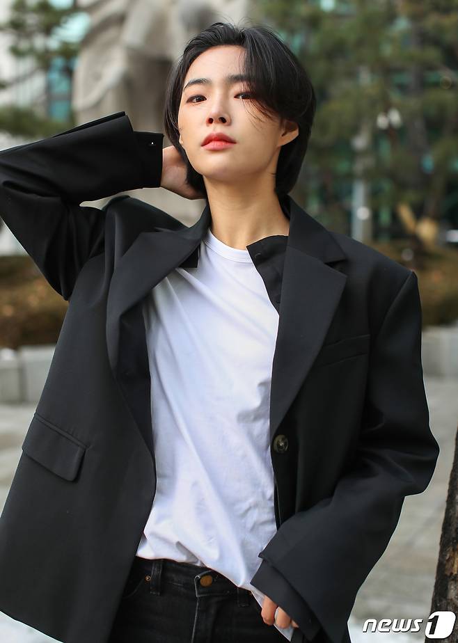 Seoul=) = Actor Cho Hye-won, who is appearing on tvN Mon-Tue drama Day & Night, poses before an interview at the Seoul Jongno District building.2020.1.15