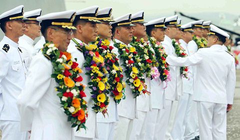 2011년 아덴만 여명 작전을 성공적으로 완수하고 귀환한 해군 장병들./조선일보DB