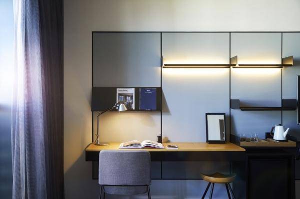 글래드호텔이 재택근무를 하는 직장인을 대상으로 선보이는 '호텔로 출근해' 패키지 이미지. 2월 28일까지 7만 5,000원에 이용 가능하다. 글래드호텔 제공