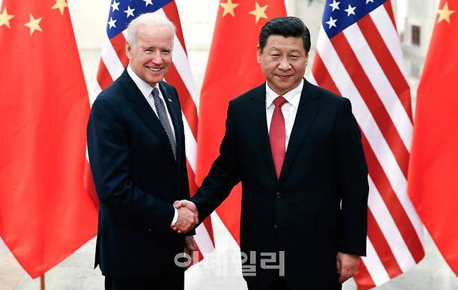 조 바이든(왼쪽) 미국 대통령 당선인과 시진핑 중국 국가주석. 사진=AFP