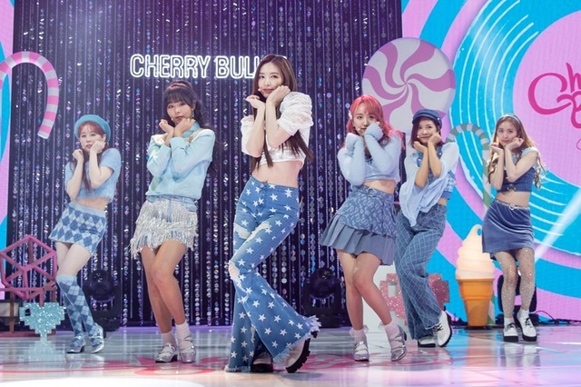 걸그룹 체리블렛이 20일 첫 미니 앨범 '체리 러시' 발표 온라인 쇼케이스를 개최했다. /FNC엔터 제공