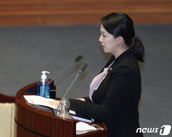 지난 7월 23일 배현진 의원이 국회 본회의에서 추미애 법무부 장관 탄핵소추안에 대한 제안설명을 하고 있다. © News1 /사진=뉴스1