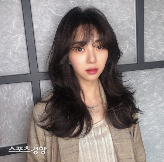 가수 겸 배우 권민아가 악플로 인한 고통을 호소했다. 권민아 SNS