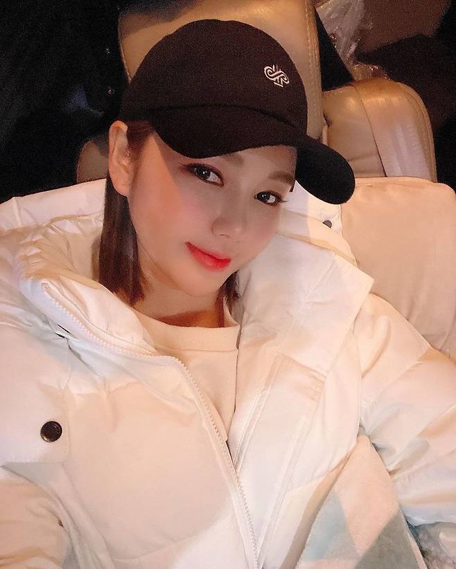 Singer Song Ga-in has been scheduled for the late hours.Song Ga-in posted a picture on his instagram on the morning of January 21, with an article entitled Now Im finished with schedule!!In the open photo, she is wearing a cap cap and staring at the camera with a lovely expression. She is smiling beautifully while maintaining her beautiful beauty even though it is just over midnight.On the other hand, Song Ga-in is appearing on KBS 2TV Trot National Sports Festival and joins KBS 2TV special Chosun Pop Again which is broadcasted in February.Lee Su-min on the news