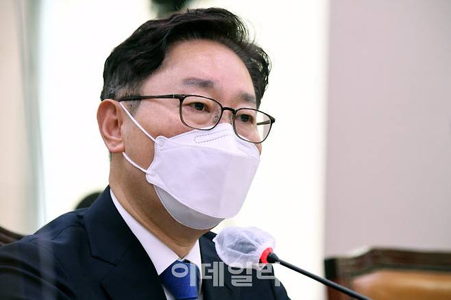 박범계 법무부 장관 후보자가 25일 오전 국회 법제사법위원회에서 열린 인사청문회에 출석해 의원들의 질의에 답변하고 있다. (사진=노진환 기자)