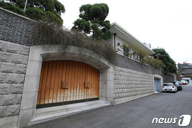 서울 서대문구 연희동 전두환씨의 자택. 2020.11.20/뉴스1 © News1 구윤성 기자