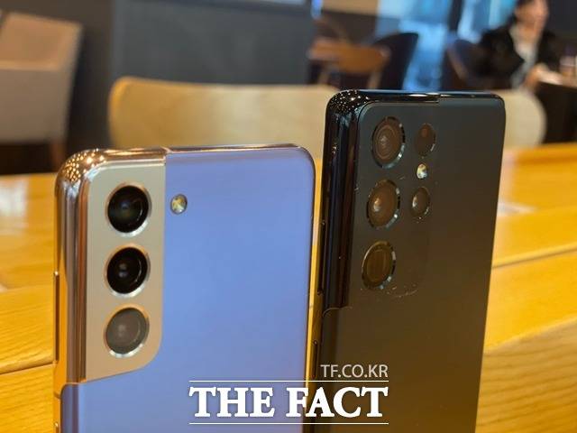 25일 글로벌 시장조사업체 카운터포인트리서치에 따르면 삼성전자 '갤럭시S21' 시리즈의 올해 국내 판매량이 약 240만대에 달할 것으로 예상된다. /최수진 기자