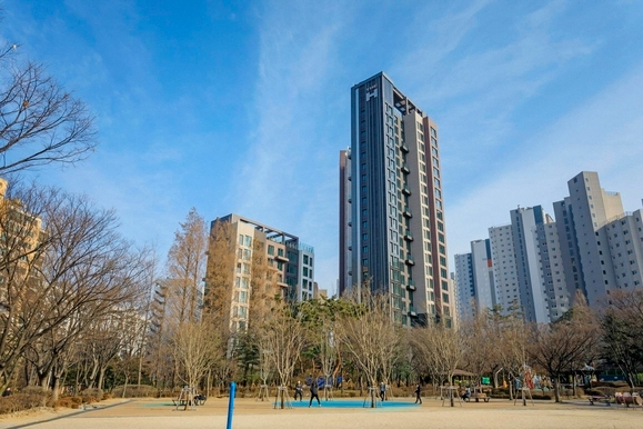 서울 강남구 일원동 ‘디에이치 포레센트’ 전경. /사진제공=현대건설