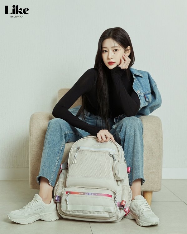 IZ*ONE Kim Min-joo, who emerged as MZ generation Wannabe due to unique visuals and irreplaceable charm, announced the birth of the new semester New Quinca by showing all-Spring and trendy daily look.Kim Min-joo in the picture proposed school styling using brand representative items with the concept of Stylish Campus Goddess.Kim Min-joo, who expresses the excitement ahead of the new semester in the background of a comfortable and warm atmosphere. He expressed her personality and charm with her brand.The scene officials who saw Kim Min-joo, who is shooting in a professional manner as well as colorful expressions and poses, said that they understood the nickname of Kim Min-joo, which fans such as  Face National Treasure and Democratic Republic.The 2021 Back-to-School digital picture with Fila and IZ*ONE Kim Min-joo can be found on various channels such as Dispatch SNS and Fila official SNS (Facebook, Instagram).