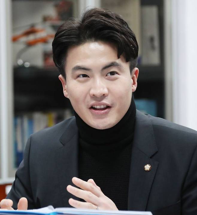 오영환 더불어민주당 의원은“재난방지시스템을 다시 설계해야 한다”고 말했다. 이덕훈 기자
