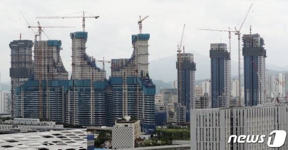 세종시 밀마루전망대에서 바라본 세종시 아파트 전경. 뉴스1