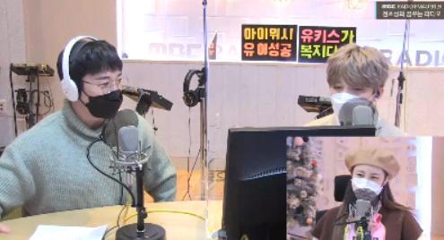 훈(왼쪽) 수현(오른쪽)이 MBC FM4U '전효성의 꿈꾸는 라디오'에서 입담을 뽐냈다. 보이는 라디오 캡처