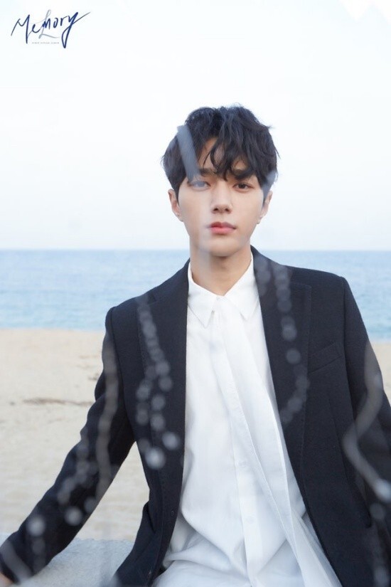 Singer Myoeng-su Kim (El) will be on Solo after 11 years of debut.The agency Management and Beyond released the second teaser image of Myoeng-su Kims first Solo single album Give It All on its official website at 0:00 on the 27th.Myoeng-su Kim strolled along the still misty beach, looking at the camera with a faint look. I felt a sense of loneliness.Give It All is an acoustic pop genre song. It is a special gift prepared by Myoeng-su Kim for Enlisted former fans.His authentic and lyrical vocals have been added.Debut It is the first solo debut in 11 years Myoeng-su Kim debut in 2010 as First Invasion.Since then, he has been active in numerous group albums.Meanwhile, Myoeng-su Kim will release a new album on the main music site at 6 p.m. on the 3rd of next month, and will join the Marine Corps Education and Training Team on the 22nd to fulfill its duty of defense.