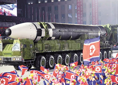 북한이 작년 10월 노동당 창건 75주년 열병식 때 공개한 신형 ICBM. [헤럴드DB]