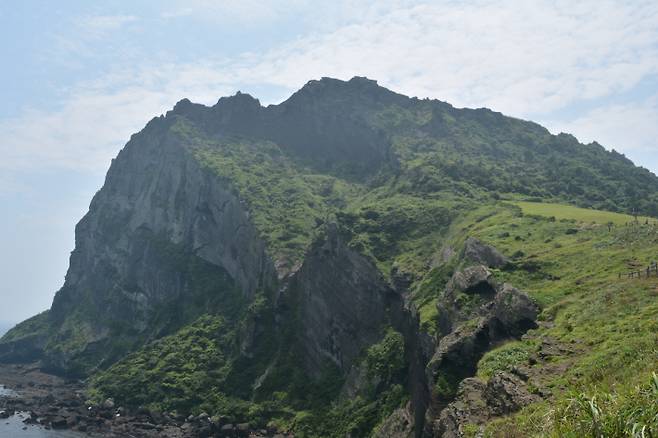 성산일출봉. 제주도 제공