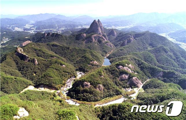 마이산이‘2021~2022 한국관광 100선’에 선정됐다./뉴스1