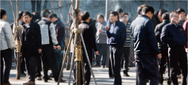 서울 을지로 일대에서 40~50대 직장인들이 담배를 피우는 모습 ⓒ 시사저널 최준필