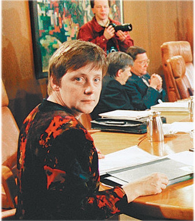 1991년 독일 최연소 장관에 올랐을 당시 37세의 앙겔라 메르켈. 사진 출처 독일 연방정부 홈페이지