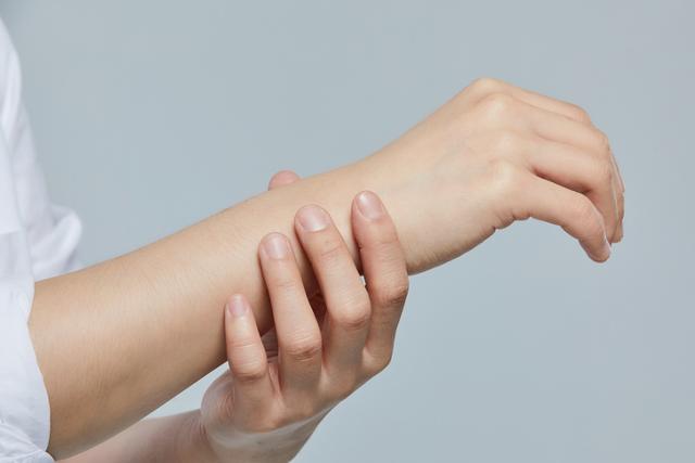 손의 악력을 강할수록 손목뼈 골밀도도 높아진다는 연구 결과가 나왔다. 게티이미지뱅크