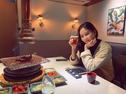 Actor Ko So-young has revealed his current situation.Ko So-young posted a picture on his Instagram on the 29th.In the photo, Ko So-young poses with Beer glassware at a restaurant, especially as he shows off his shining Goddess visuals in everyday life and robs his eyes.In addition, Ko So-young left a message saying, Dinner with the best friend in a long time; it was nicer because evening meetings are not easy these days.Meanwhile, Ko So-young married Actor Jang Dong-gun in 2010; he has one male and one female.