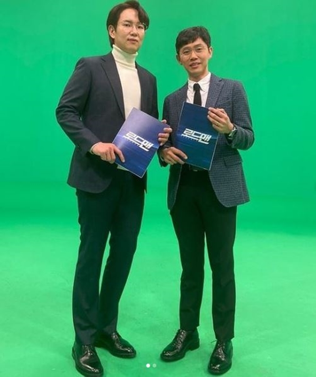 Broadcaster Jang Sung-kyu will go on to MBC anchor.Jang Sung-kyu posted a picture on his instagram on February 2 with an article entitled MBC anchor debut News starving and well-known announcer with #Jagiya # Newsdesk #Rodman Rockefeller.
