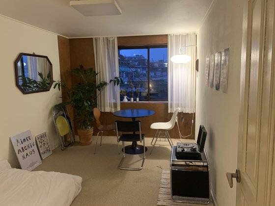 호스트의 취향에 따라 꾸며진 한남동의 한 에어비앤비