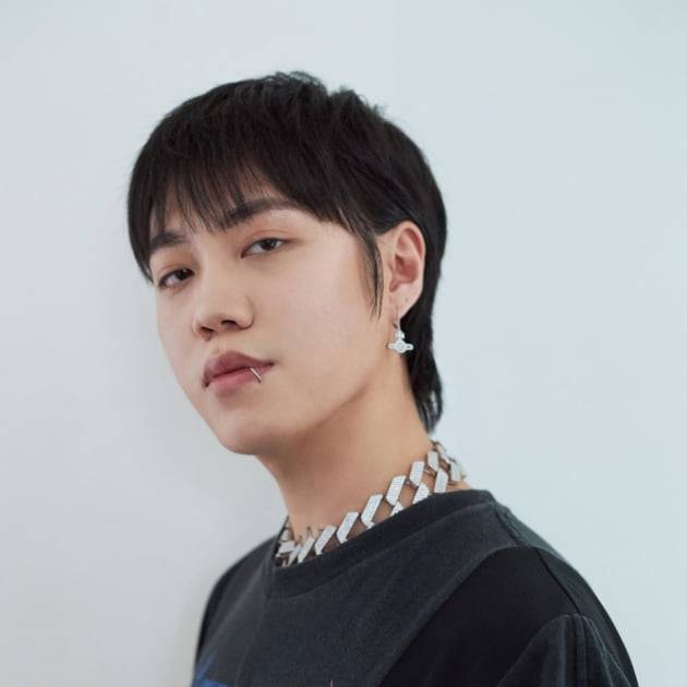 가수 블루 /사진 = 메킷레인 제공