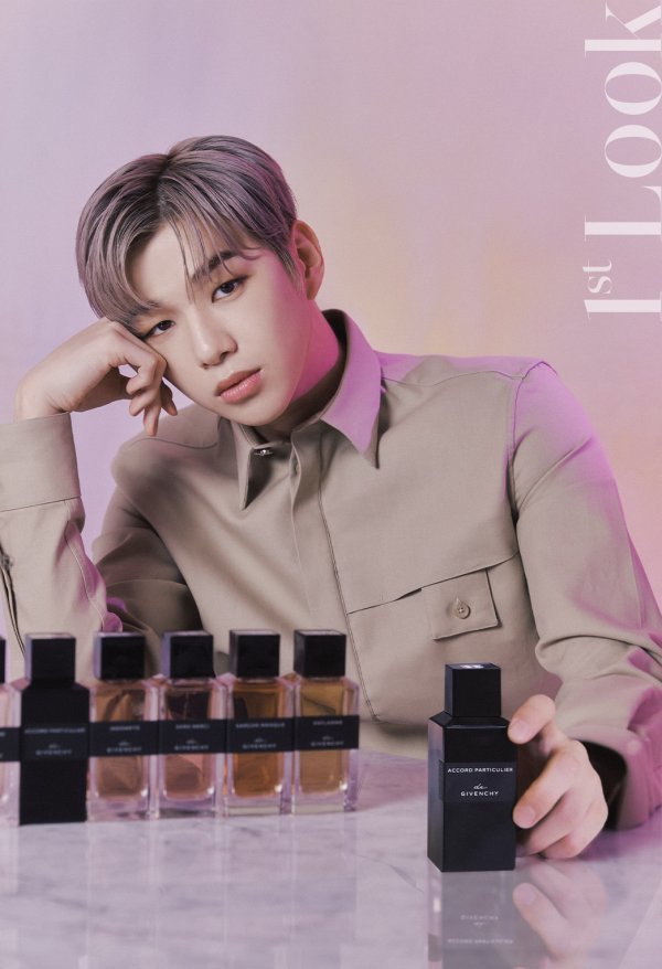 Kang Daniel, who is about to make a comeback, was selected as the Givenchy Beauty Perfume Model and decorated four first look covers.In a subsequent interview, Kang Daniel mentioned the future music activities. Kang Daniel said, I want to show you the real artist.I will meet a fairly serious story that is projected with a lot of my thoughts and anxieties to become a true The Artist.A part of a man named Kang DanielWhen asked about the filming subcommittee, Kang Daniel said, I was personally interested in Perfume and enjoyed it.When I first see things or food, I am sensitive to the fragrance so that I can smell it first, but I think I talked about it in the waiting room all the time. As for the first impression of the De Givenchy Collection, I felt a sensation in my fragrance, especially the green Turuble – Pet de Givenchy was just me.I smelled it and it reminded me of my personality, which is very quiet and quiet, but in reality, it is big and loud in front of my friends.I personally liked it because it seemed to be a Perfume that coexisted in such a contradictory way. Kang Daniel pictorials can be found in First Look 212.