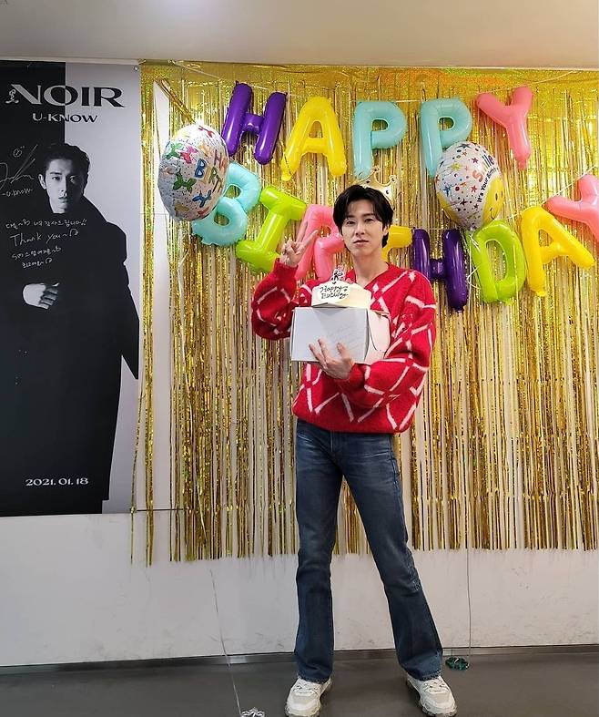 Yunho sent a thank-you message to his fans.On the 6th, Yunho said to his instagram, Everyone who has been celebrating birthday!Thank you all for your thanks U # 1 day 1 Ding and posted several photos.Inside the picture is a picture of Yunho wearing a crown in front of the Birthday celebration decoration and enjoying the joy.He hugged the cake and showed off his long girdles and painted V.Yunho attracted attention by digesting the casual costume of jeans in red knit.Fans around the world delivered celebration and cheering with the message Birthday celebration.Yunho, meanwhile, was born on February 6, 1986 and is 36 years old this year.I think my 30s are a wonderful age with some experience of life and a lot of leisure, he said, thanking many of the Birthday celebration messages, who communicated with fans through the live broadcast of the Birthday Memorial Instagram at dawn.