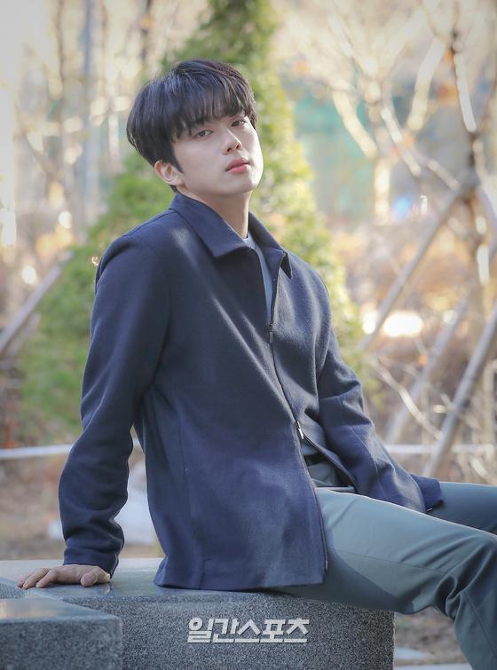 Actor Yoo Young-jae, who played Kim Hwan in TVN Drama Queen Cheorin, interviewed JTBC in Sangam-dong, Mapo-gu, Seoul on the afternoon of the 15th.
