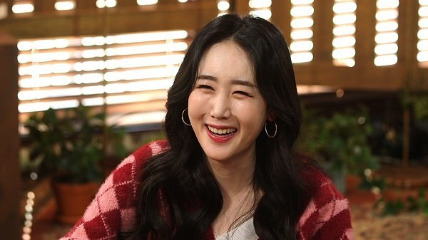 Byul will appear on SBS Plus Kang Ho-dongs rice sim which will be broadcast on the 15th.Byul recalls his father, who raised Singers dream, saying, When I was a child, my father sat on my lap and played guitar and taught me to sing.As soon as he debuts as his father wishes, Byul won the first prize for various music broadcasts on December 32, as well as the Rookie of the Year award.It was 21 years old, Byul said, Confessions about the situation of becoming a girl on behalf of his father who had been lying in a vegetable for the next 11 years.He says that he has received a lot of misunderstandings while digesting the entertainment schedule even in sadness because he is preparing hospital expenses and medical litigation expenses.Byul then Confessions anecdotes that led to Haha and Wedding ceremonys former Marriage report first.Byul posted a mini-wedding ceremony with close acquaintances before the ceremony to show her father how she was getting married.Byul makes people who show tears that she endured, saying, The next day after Mini Wedding ceremony, I received a call saying that my father died on the way to the wedding shoot.Byul reveals the story of her husband Hahas touching on the day of his fathers funeral, which Haha gave a special Byul gift for his struggling mother.Byul is grateful to those who say, I will leave it and thank you for my life.The family history of Singer Byul, which is Confessions with tears, can be found at Kang Ho-dongs rice sim at 9 pm on Monday, 15th.