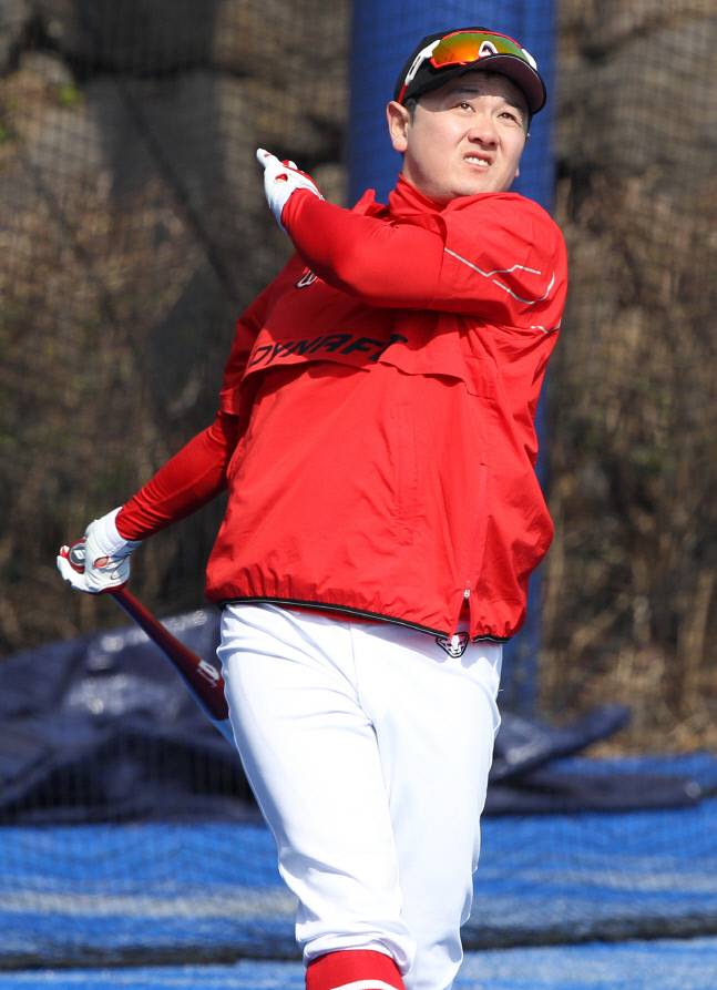 SK 최주환이 지난 2일 서귀포 강창학구장에서 타격훈련을 하고 있다. 제공=SK와이번스