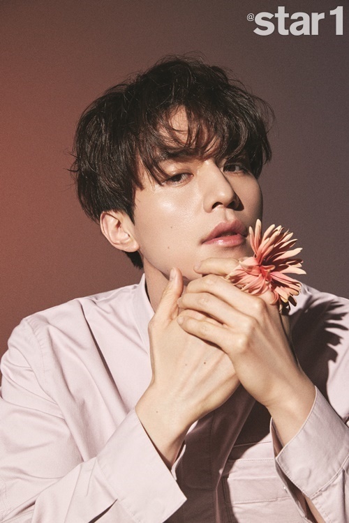 Actor Lee Dong-wook, who shook the Korean womans heart in the second half of 2020 as TVN drama The Tale of a Gumiho Yiyeon, covered the cover of the March 2021 issue of Star & Style Magazine.Lee Dong-wook was praised as Lee Dong-wook, who perfected the mood with a relaxed and professional pose in this colorful and dreamy atmosphere reminiscent of spring.Lee Dong-wook, who received a lot of love as The Tale of a Gumiho Yiyeon in the second half of 2020.In the last ending god, Yiyeons eyes changed and after the third generation, the audience was divided about the ending. I did not know that it was an open ending.The last cut was a bonus cut to reward the viewers love, and it was interesting for many people to tell me various opinions about the ending, he said.Lee Dong-wook, who has been in the movie for a long time with the movie Single in Seoul, said, It will be a romantic comedy movie that many people can enjoy together.I think Love is the most important thing in life, but when I go to a movie theater these days, most of the thrillers and noir genres are not there. He expressed confidence in Single in Seoul, saying that it will be a movie that can relieve thirst for the melodrama genre.Lee Dong-wook also commented on Im Soo-jung, who appeared together, It was a better shot with Im Soo-jung sister who I usually knew.I was really loving, but I was more professional than anyone else in the field, said Jeong, who expressed his affection for the film. It was a good time to think about characters and a lot of things to learn.Lee Dong-wook, who has always been fresh to the public with his unexpected appearance, Choices not only dramas and movies but also Produce X 101, commented on Lee Dong-wook, who was with various people in various fields last year, wanted to talk, saying, It was a regretless experience that I could look back on my daily life through the guest.If there is a good opportunity, I want to challenge it again, he said, raising expectations for future works Choices.