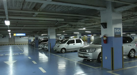 서울의 한 지하 주차장. 사진은 기사와 관련 없음.