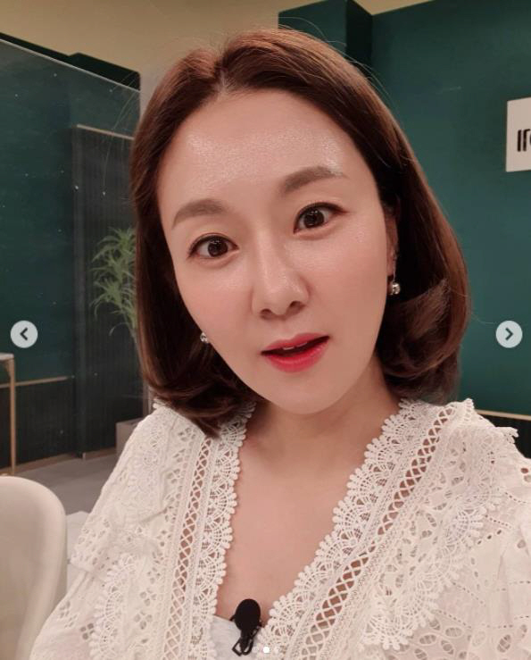 Kim Ji Hye posted a picture on Instagram on the 23rd with an article entitled Why do you look good?The photo showed Kim Ji Hye preparing to go out, including putting a pack on his face and a head mali shortly after washing his face at home.Kim Ji Hye boasted before and after makeup with a full makeup and hair set just before the broadcast.Meanwhile, Kim Ji Hye and Joon Park have two daughters, marriage and child, in 2005.Kim Ji Hye Joon Park and his wife are currently appearing on the JTBC entertainment program I can not be No. 1.