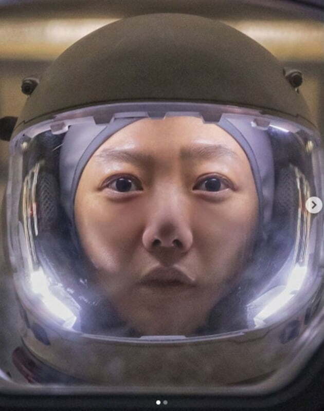 Actor Bae Doona has unveiled Netflix OLizzyn Goyos Sea still cut.On the 25th, Bae Doona posted a picture on his instagram with an article entitled Staste of Goyos Sea released today, Still shooting a praise shot, but released by the end of the year.In the photo, there is a still cut of a scene in Goyos Sea. Bae Doona is looking at somewhere in a space suit and is looking somewhat surprised.Goyos Sea is a Netflix OLizynal series of elite members from a research base abandoned on the moon, set in the future Earth, where water and food have been scarce due to global desertification.Director Choi Hang-yong, who directed the original work, directed the screenplay by Park Eun-kyo, who won the 29th Korean Film Critics Association Award for the movie Mother.Actor Jung Woo-sung participated as a producer and Bae Doona, Sharing, and Lee Jun appeared.a fairy tale that children and adults hear togetherstar behind photoℑat the same time as the latest issue