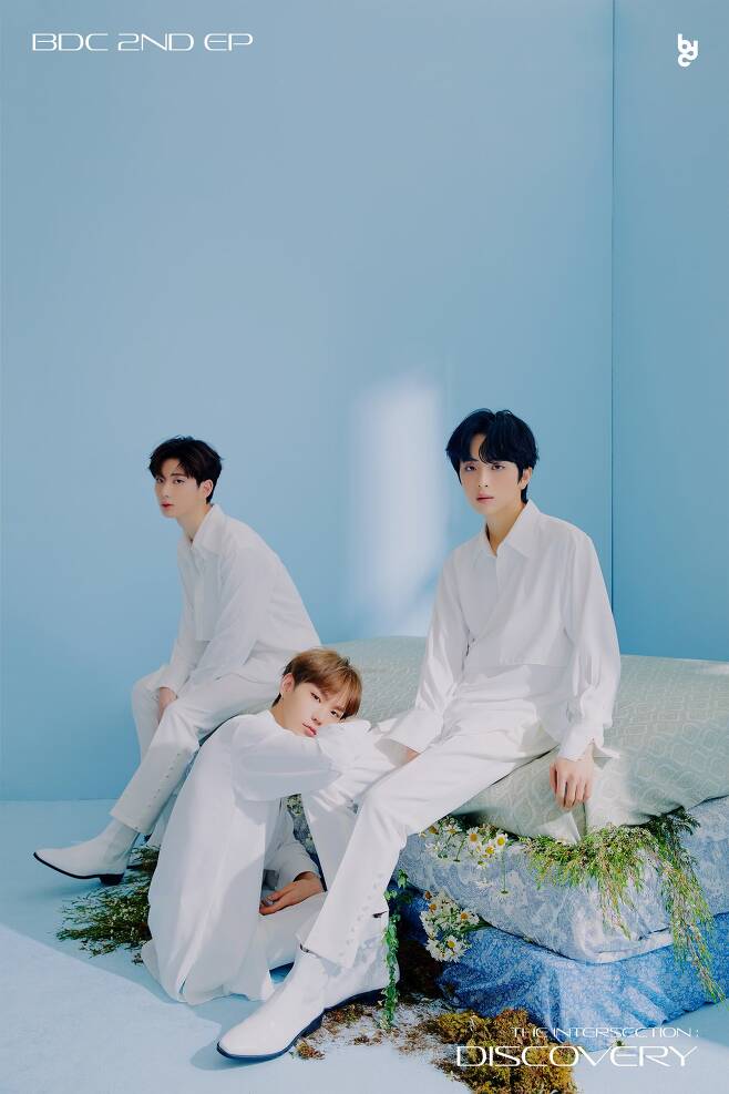 Brand New Musics talented trio of boy groups BDC (Kim Si-Hun, Hong Seong-jun, and Yoon Jong-hwan) released their second concept photo of their new album THE INTERSECTION: DISCOVERY.At 0 oclock on the 25th, Brand New Music attracted attention by unveiling the second concept photo of BDC 2ND EP THE INTERSECTION: DISCOVERY through official SNS channels of BDC.In the group photo, which showed clean styling with all-white color, BDC members showed off their brilliant pure white visuals with a light blue set decorated with beautiful flowers and gave off their refreshing charm.In the ensuing personal photos, Kim Si-Hun produced a sophisticated and mature look with a calm black-haired hairstyle, Hong Seong-jun leaned against a bed of sunshine and added a sense of luxury with a faint eye, and finally, the youngest, Yoon Jong-hwan, captivated fans with a neat charm with a natural pose that blends with flowers.In addition to the concept photo released today, BDC will showcase a variety of new and bold promotional content with its new album THE INTERSECTION: DISCOVERY, especially on March 7, the day before its release, with a small number of fans who were selected specifically at 10 pm after the closing at Starfield COEX Mall, and focused more attention.Brand New Music said, This closed showcase, which is limited to 30 people, is a special opportunity to meet BDCs new song for the first time in the world. It will be operated as a distance seat system in accordance with Corona 19 related government guidelines, and additional issues will be announced.Meanwhile, BDCs new album THE INTERSECTION: DISCOVERY will be released at 6 pm on March 8, and is currently under sale through various online music sites.Photo: Brand New Music
