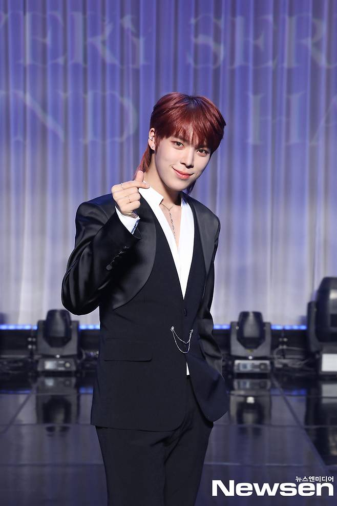 Verivery A media showcase commemorating the release of the new single SERIES O [ROUND 1: HALL] was held online in the aftermath of COVID-19 on the afternoon of March 2.Verivery (Dongheon, Hotel pool, Gyehyeon, Lianhu, Yongseung, Kangmin) poses during photo time.Photos: Jellyfish Entertainment