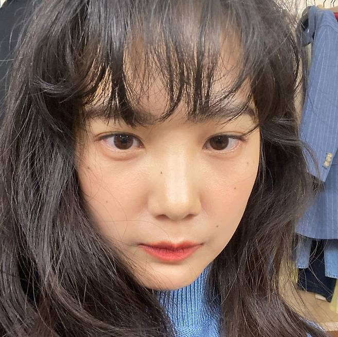 Actor Yoon Seung-ahh boasted an extraordinary charm for the package.Yoon Seung-ah posted a picture on his instagram on March 3 with the phrase Today.In the photo, Yoon Seung-ahh is staring at the camera with her makeup. Yoon Seung-ah also emits cuteness tHat suits the Cap Cap Cap.The netizens who saw this responded such as It is so cute and It is really beautiful.Yoon made his debut with Alex So Sore Horse music video in 2006 and has since appeared in Rainbow Romance, All My Love and The Sun in the Moon.