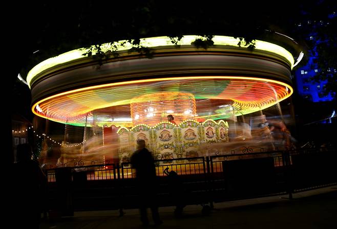 어젯밤 난 런던에서 IPA에 취한 채 시내를 걷다 지쳐 돌아와 버렸다. 꿈이었다