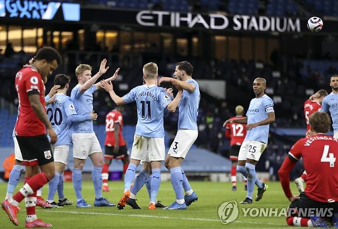 골세리머니를 펼치는 맨체스터 시티 선수들. (EPA=연합뉴스)
