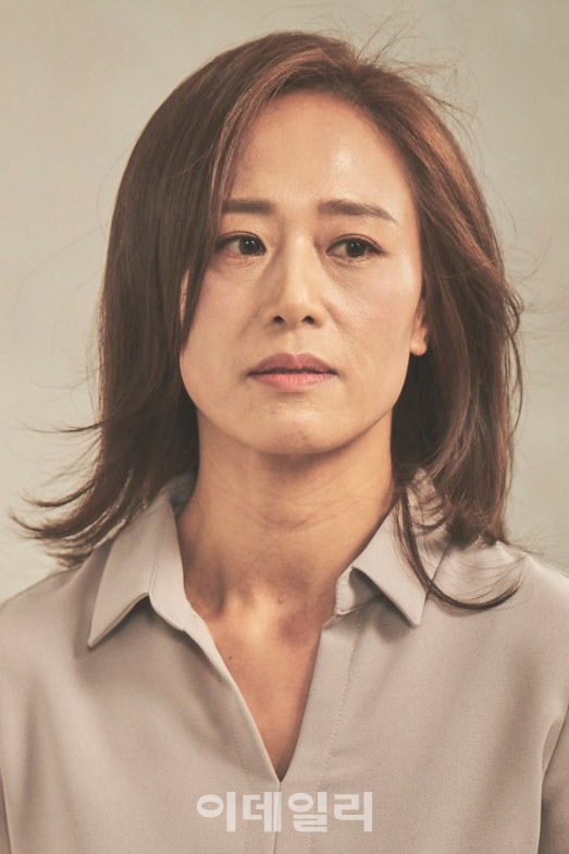 배우 우미화가 연극 ‘빈센트 리버’에서 ‘아니타’로 출연한다(사진=엠피엔컴퍼니)