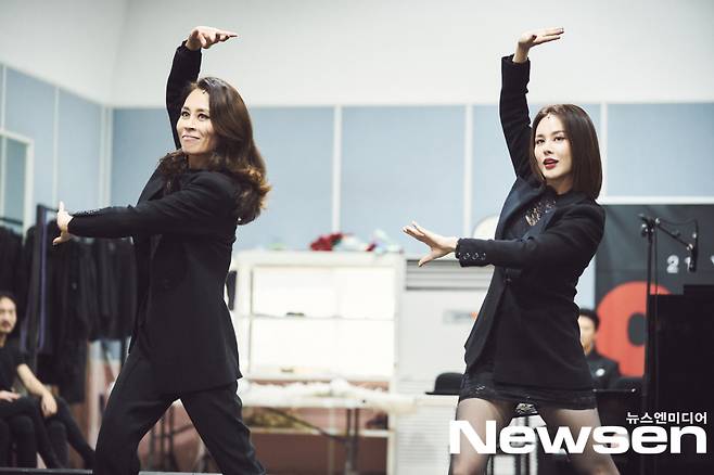 The musical Chicago practice room was unveiled on the afternoon of March 18th, in the aftermath of COVID-19, non-face-to-face online.Choi Jung-won, Yoon Gong-ju, Ivy Tiffany Young Min Kyung-a, Park Gun-hyung Choi Jae-rim and others attended the ceremony.Photos: Shinshi Company
