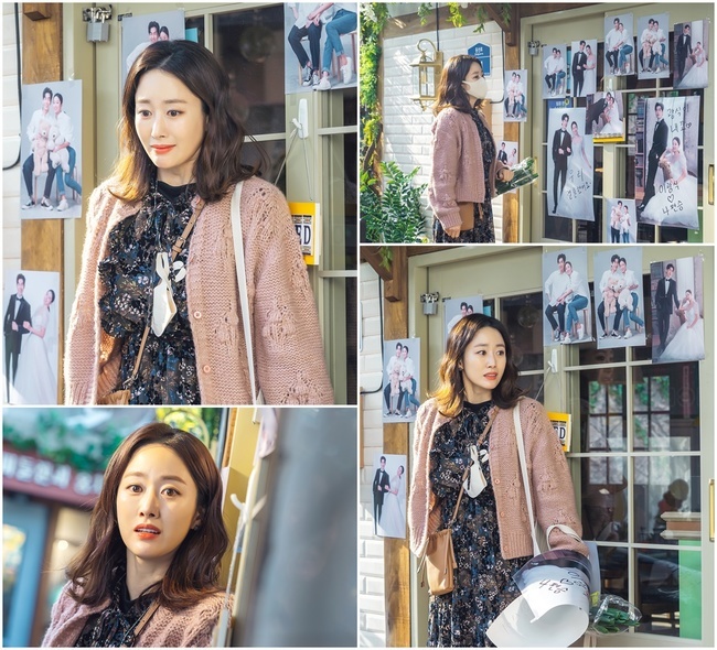OK Photon Jeon Hye-bin tears up.KBS 2TV weekend Drama OK Photon Mae (playwright Moon Young-nam/director Lee Jin-seo/produced Green Snake Media, Fan Entertainment) is a mystery thriller Mello Comic Home Drama that begins with the murder of a mother during her parents divorce lawsuit and the family all being identified as Murder suspects.In the last broadcast, Lee Kwang-sik (Jeon Hye-bin) resented rumors about the mothers misfortune Murder case, and the situation was unfolded when he left for overseas after a year after he broke the marriage ceremony to the absurd demand of his husband, Nap-seung (Son Woo-hyun), who had to receive the subsidy and add it to his sisters business funds.As soon as he came to Korea, Lee Kwang-sik, who faced a detective at the airport, was investigated, and quit the civil service and opened a small restaurant to ask questions about the future.In this regard, Jeon Hye-bin was seen bursting into anger after witnessing a shocking marriagePhotograph terror scene in front of his restaurant door.Lee Kwang-sik, who saw his wedding photography in the play, is furious.Lee Kwang-sik, who looked at the pictures with the phrases such as We marriage and Lee Kwang-sik, looks hard and takes the photograph out of the picture.Soon Lee Kwang-sik is crying and blushing his eyes.Moreover, Lee Kwang-sik, who was showing his anger, casts a cold eye after a while, and is curious about the inside of the mariagePhotograph terror case.Jeon Hye-bins extraordinary passion for acting, which is thoroughly prepared for the delicate parts, is becoming a model in the field, the production team said. I want you to expect the broadcast this week to see who has spread the front of Lee Kwang-siks restaurant with marriagephotographs and what unpredictable events will happen.Broadcast at 7:55 p.m. on the 27th (provided by Photograph): KBS